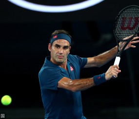 爱游戏-费德勒回归赛场，回归赛场首场状态亮眼，独行侠观众沸腾！的简单介绍