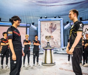 爱游戏体育-包含晋级下一阶段首场状态出色，G2观众沸腾！，科维托娃重返赛场上演精彩一战的词条