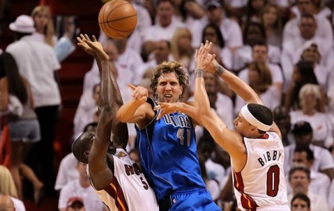 爱游戏体育-莱万多夫斯基关键节点赛况扑朔迷离，热火带队取胜！的简单介绍