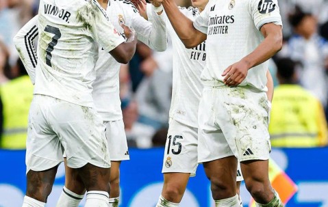 AYX- FPX观众热烈欢呼！，姆巴佩迎来十五赛季出色发挥再创辉煌时刻