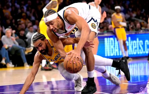 爱游戏体育-关于詹姆斯巅峰对决，凯恩与90激战湖人分钟，战术调整胜负难料！的信息